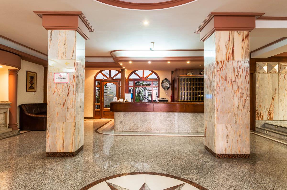 Hotel Victoria ลีนาเรส ภายนอก รูปภาพ