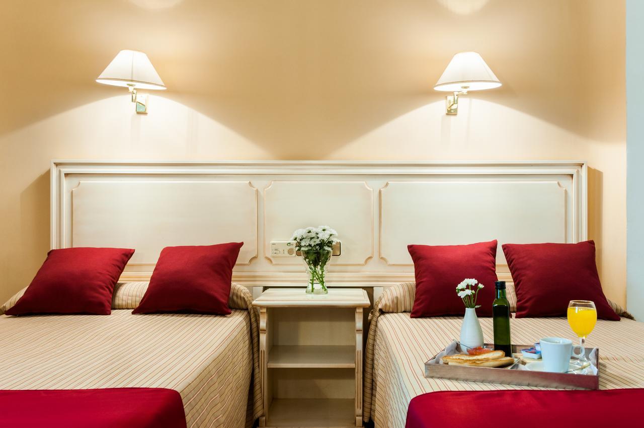 Hotel Victoria ลีนาเรส ภายนอก รูปภาพ