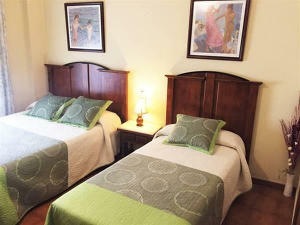 Hotel Victoria ลีนาเรส ภายนอก รูปภาพ